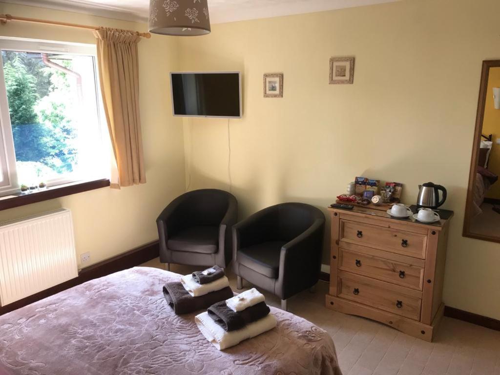 Tom Beag - Ben Nevis View Rooms Fort William Exterior foto
